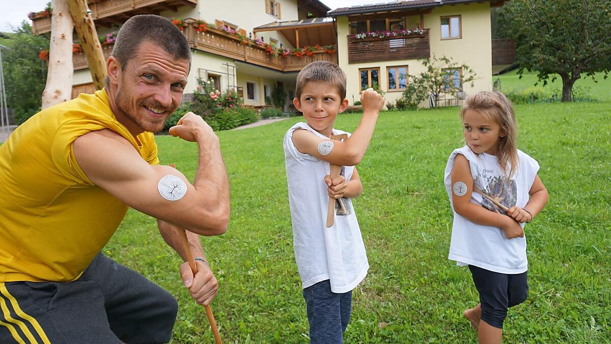 Il contadino Georg con i suoi nipoti: una squadra eccezionale!