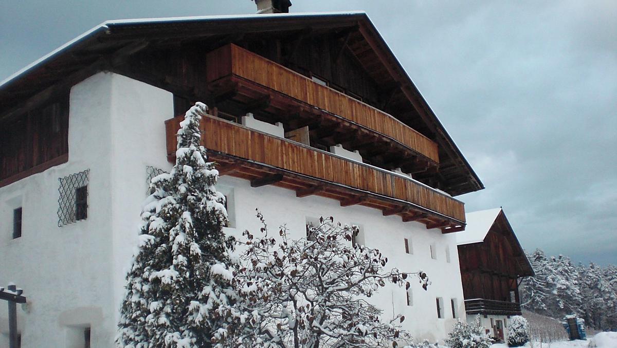 L'Haidnerhof in abito bianco