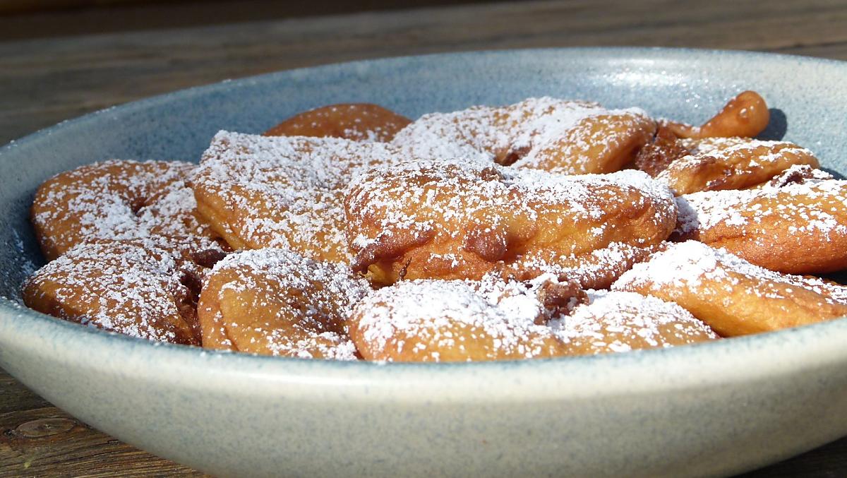Apfelkiachl, Strauben, Strudel o Kaiserschmarrn: ogni tanto viziamo i nostri ospiti con dolci tradizionali. 
