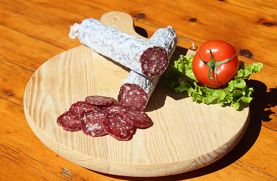 Salame di capra prodotto al maso
