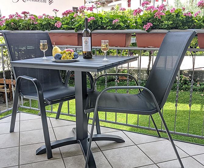 Concludete la giornata comodamente sulla nostra terrazza.