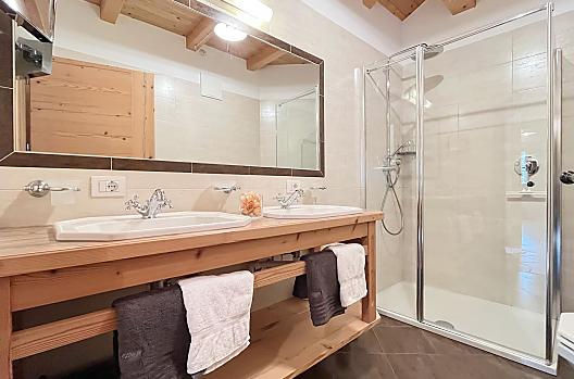 Il bagno dell'appartamento Enzian