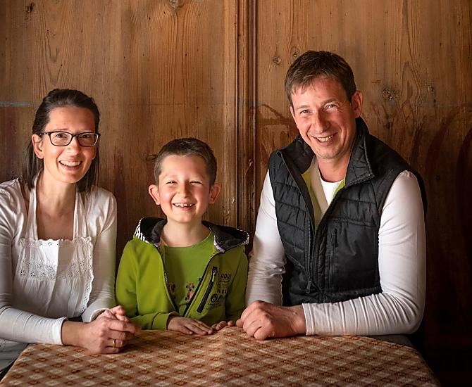 La contadina Elisabeth, il figlio Andreas e il contadino Markus