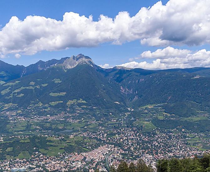 La vista panoramica che si apre sulla città termale di Merano