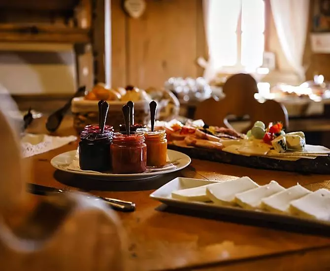 Prima colazione a buffet nella nostra Stube