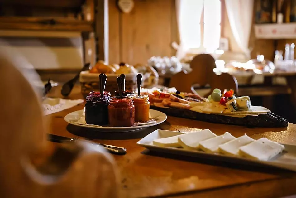 Prima colazione a buffet nella nostra Stube