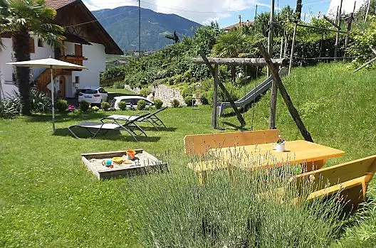 Prato con possibilità di griglia e area giochi