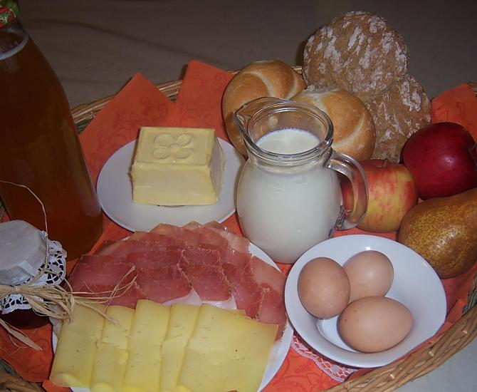 Preferite fare colazione comodamente in appartamento? Il cestino include tutto ciò che desiderate.