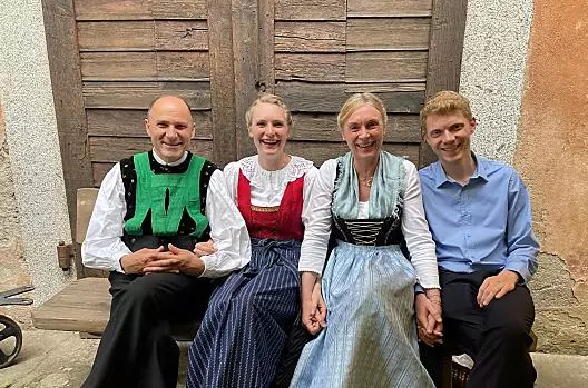 Foto di famiglia con Luis, Carolin, Anny e Rudolf.
