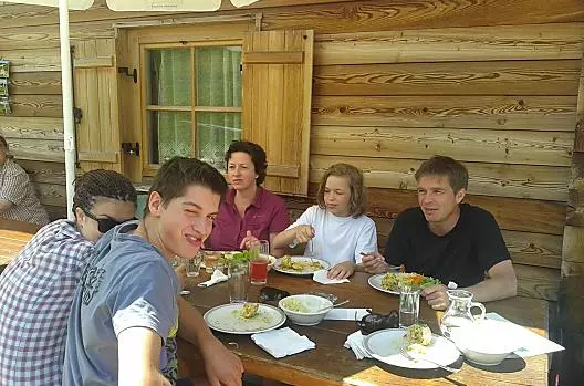 Durante un'escursione e un pranzo conviviale alla malga Sattler.