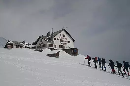 Escursione con le ciaspole al Rifugio Nino Corsi con i nostri ospiti