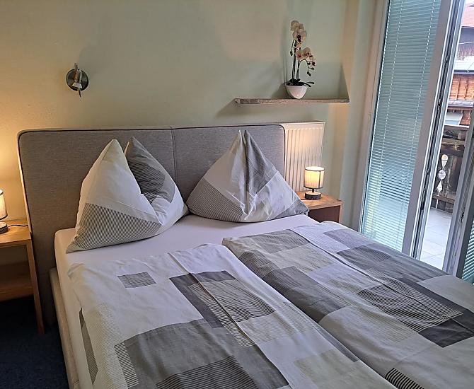 Zimmer für ein bis zwei Personen mit großen Balkon 