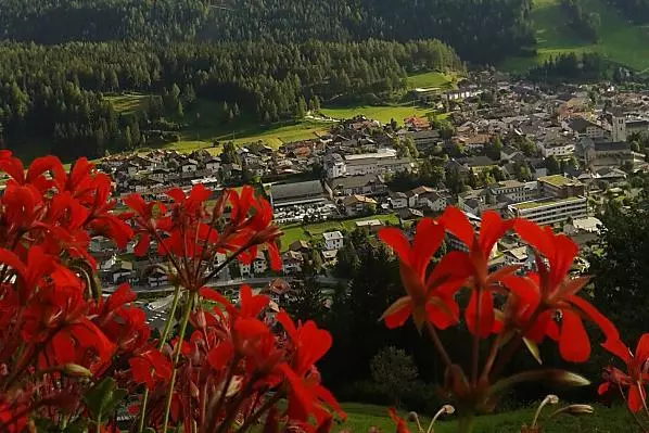 Blick vom Balkon aus ins Tal