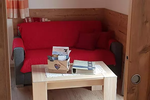 Der Wohnraum befindet sich auf der Südseite.