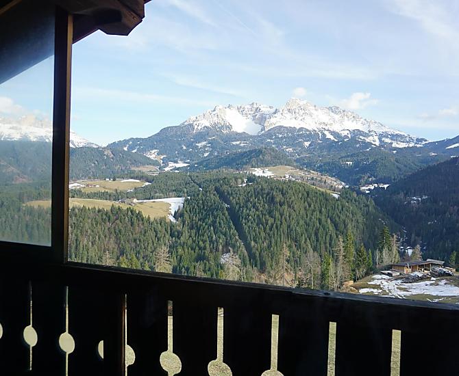 Ausblick zum Latemar und zum Rosengarten