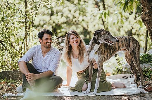 Julian e Karin con Berkie, il cane del maso