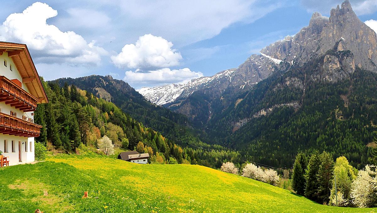 La primavera si fa strada con tutta la sua energia, risvegliando la terra dal sonno invernale