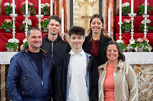 Il contadino Meinhard con la contadina Silke e i loro figli Nadine, Florian e Manuel