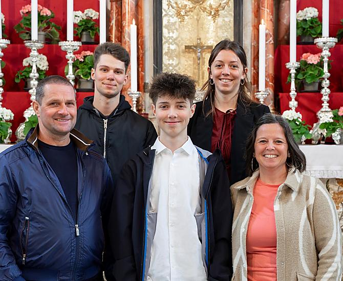 Il contadino Meinhard con la contadina Silke e i loro figli Nadine, Florian e Manuel