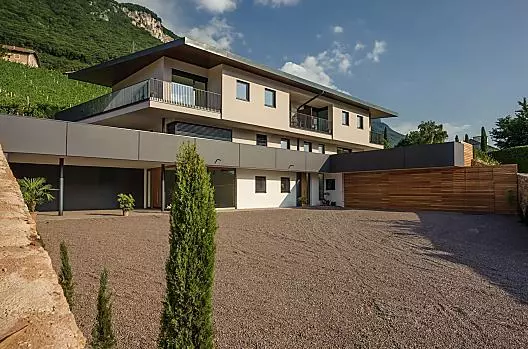 Vacanze al maso Tholr Hof di Termeno sulla Strada del Vino dell'Alto Adige, appartamenti vacanze per sentirsi bene nella regione del Lago di Caldaro 