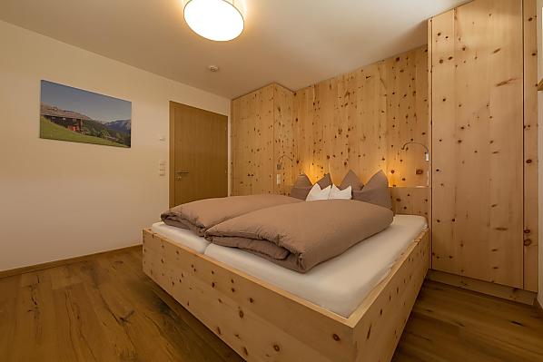 Schlafzimmer aus Zirbenholz