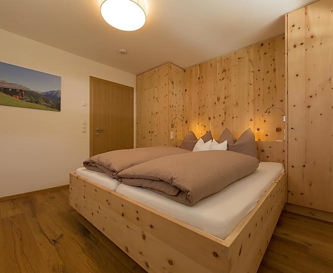 Schlafzimmer aus Zirbenholz