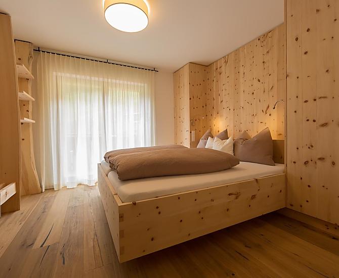 Schlafzimmer aus Zirbenholz