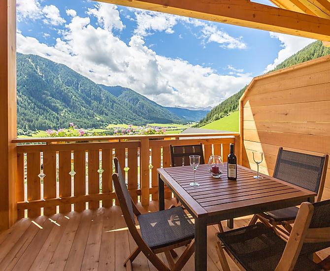 Sehr großer Balkon nach Süden mit Platz zum Sonnenliegen.