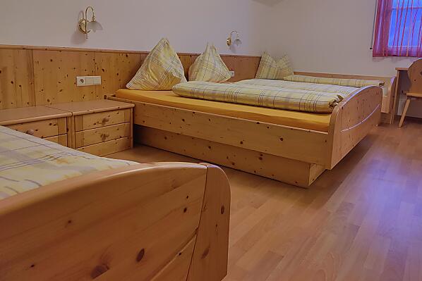 Plansol-Hof - Zimmer & Wohnungen Photo