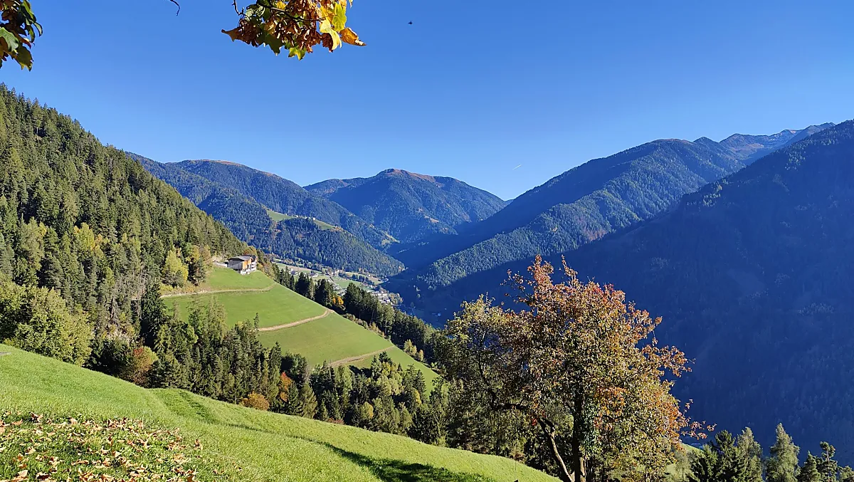 Vista sul paese di Luson