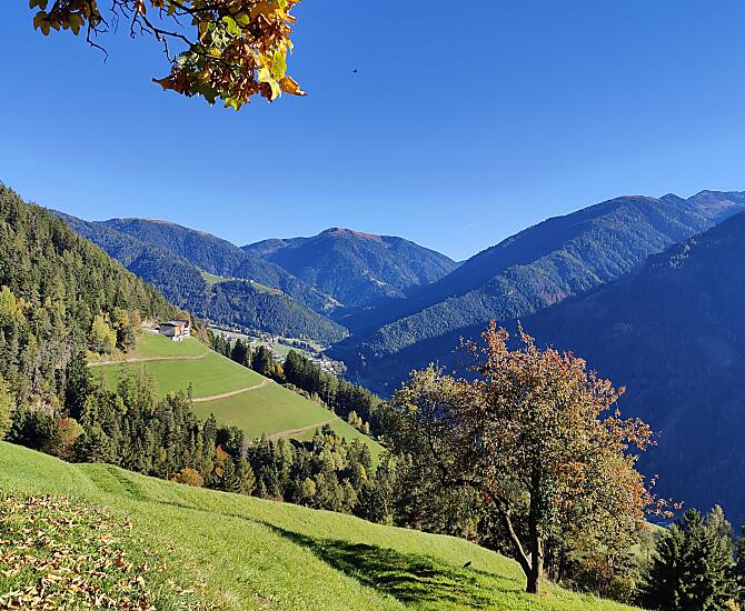 Vista sul paese di Luson