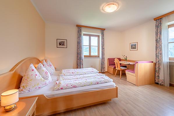 Kreuzweger-Hof - Zimmer & Wohnungen Photo