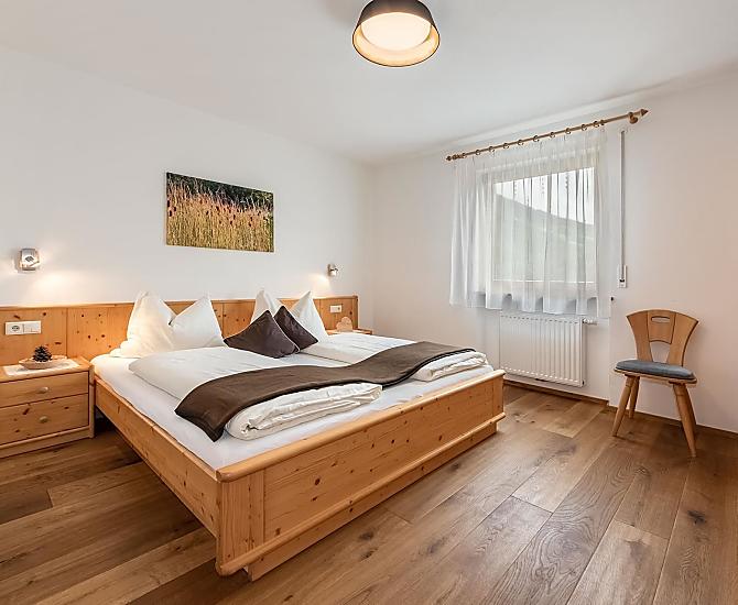 Gemütlich eingerichtetes Schlafzimmer