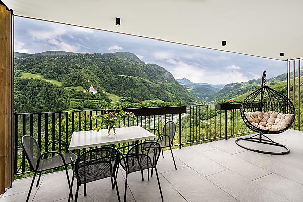 Große Terrasse mit 24 qm