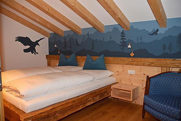 Schlafzimmer mit Zirbenduft.