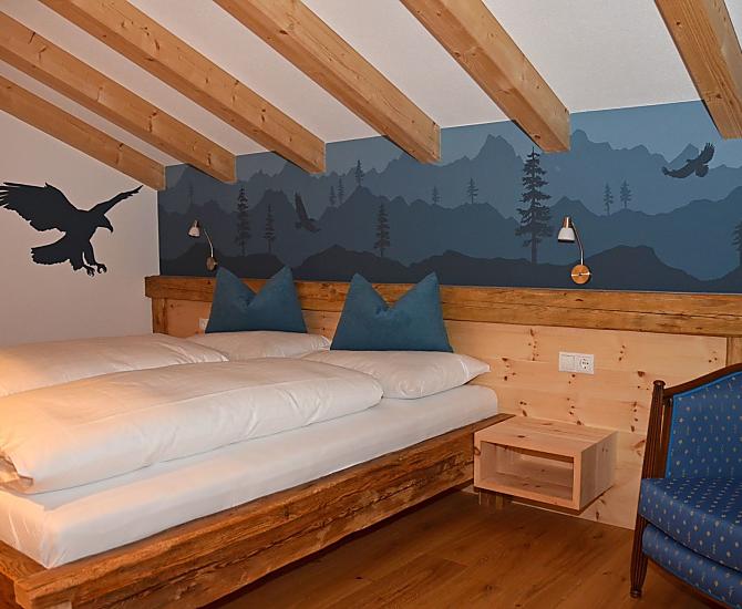 Schlafzimmer mit Zirbenduft.