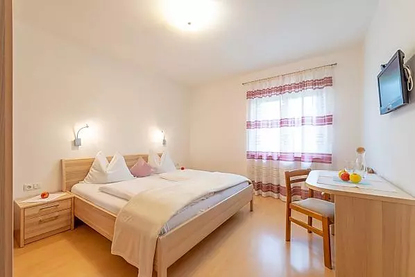 Doppelzimmer ohne Balkon im Parterre