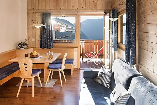 Wohnküche mit Balkon