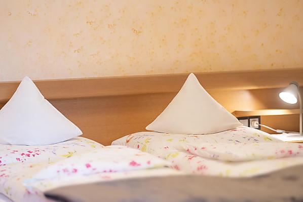 Lanserhof - Zimmer & Wohnungen Photo