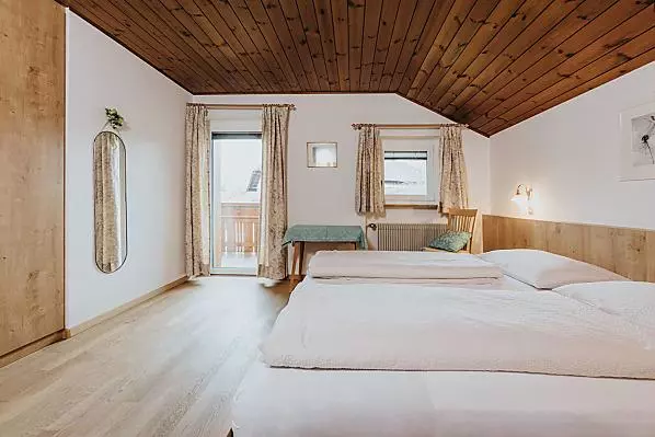 Unterhauserhof - Zimmer & Wohnungen Photo