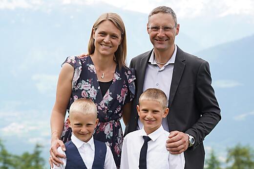 La vostra famiglia ospitante: Julian, Hannes, Veronika e Stefan