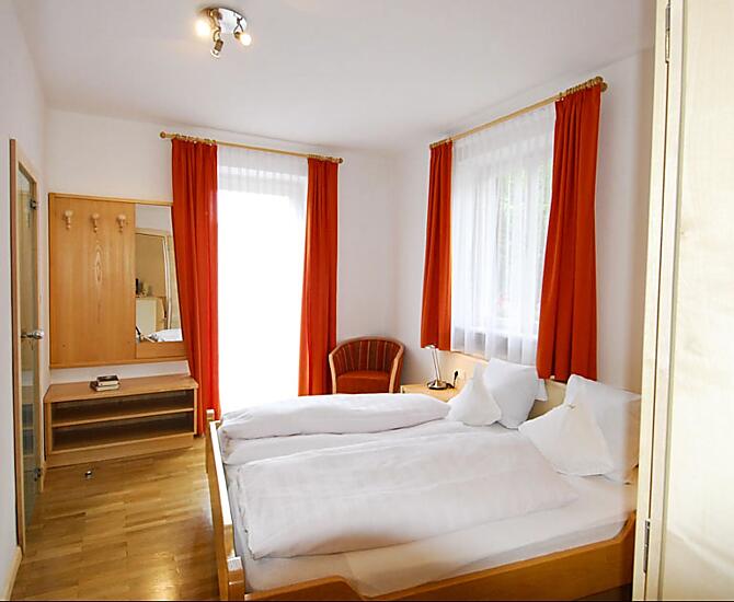 Neuhof - Bildergalerie Photo