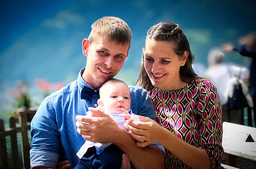 Il giovane contadino Martin con la moglie Christine e il figlio Josef