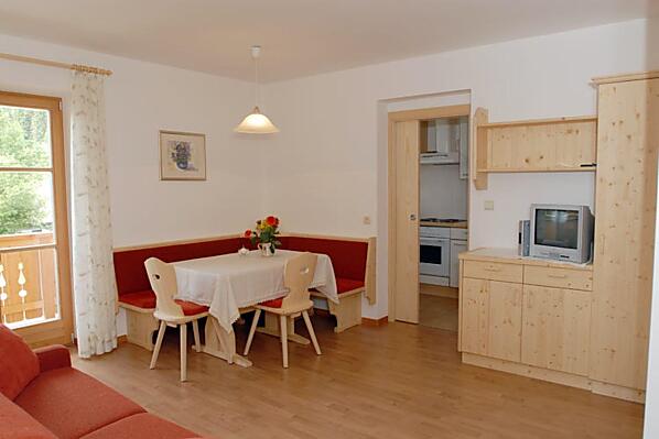 Waldmeisterhof - Zimmer & Wohnungen Photo