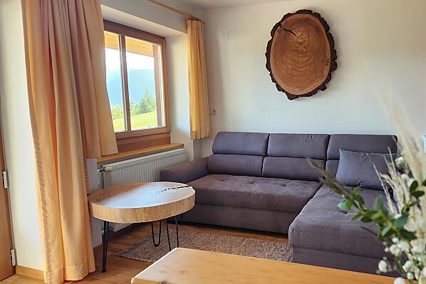 Gemütliches Sofa im Wohnraum