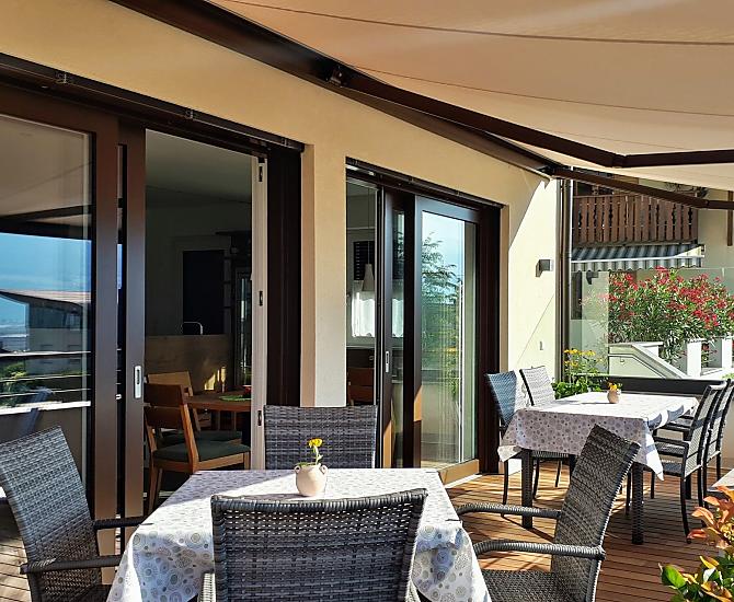Terrazza e sala colazione