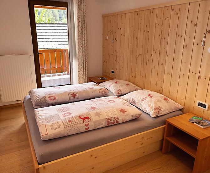 Schlafzimmer in Fichte und Lärche