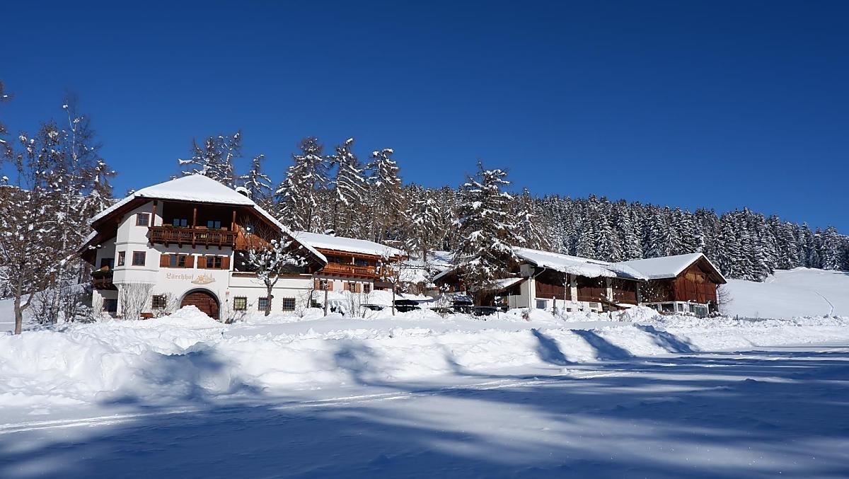 Il Lärchhof in inverno, direttamente sulle piste da sci
