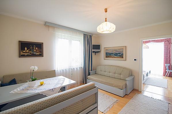 Haus St. Valentin - Zimmer & Wohnungen Photo