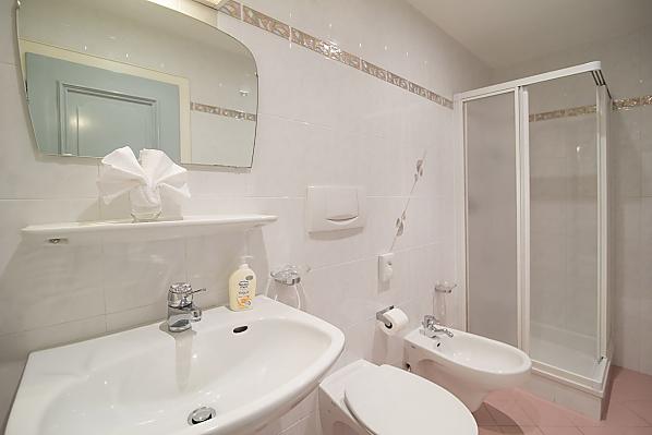 Haus St. Valentin - Zimmer & Wohnungen Photo